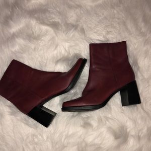 Vintage burgundy and black platform gogo boots S8